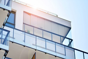 Installare vetrate panoramiche amovibili e totalmente trasparenti